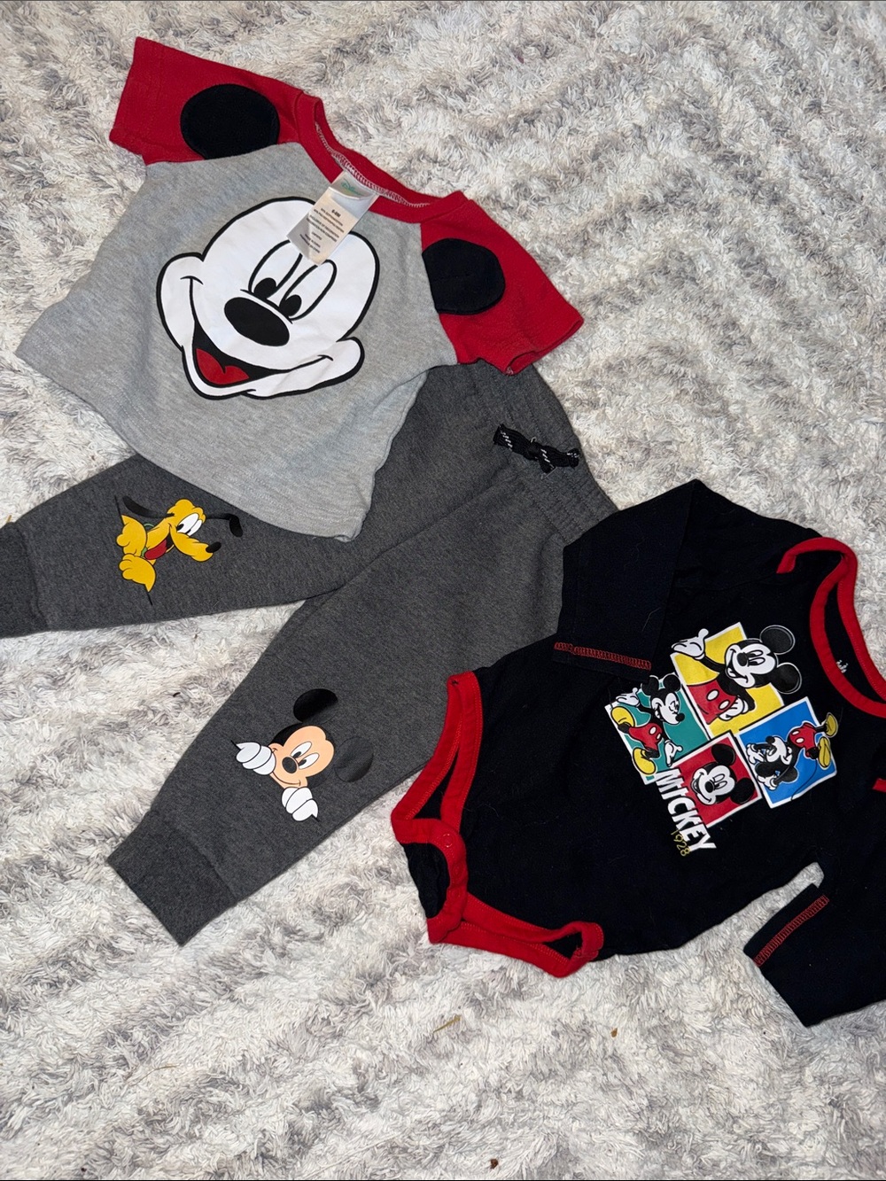 6-9 Disney Baby Mickey & Friends 3-Piece Set - Gray, Black & Red